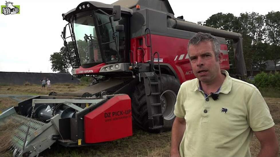 Massey Ferguson 7345 S Activa in het italiaans raaigras