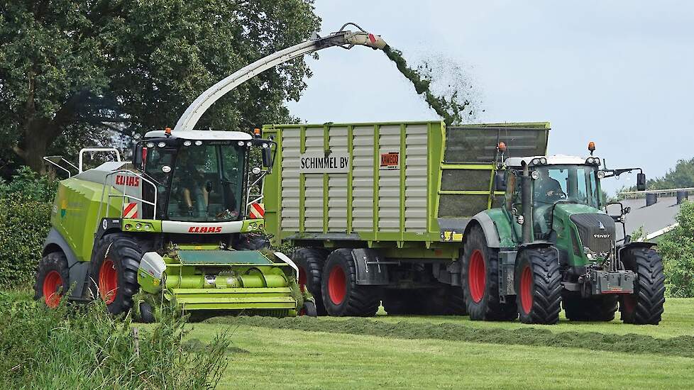 Gras hakselen met Claas Jaguar en Fendt's | Schimmel | 2021