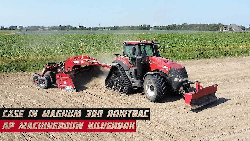 Case IH Magnun 380 Rowtrac + AP kilverbak | Loonbedrijf De Graaf | Field leveling