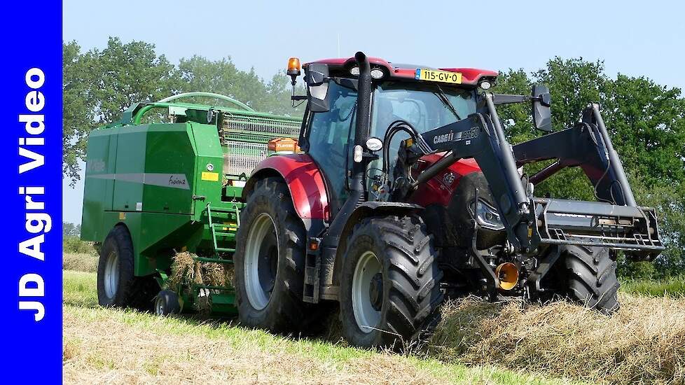 Case IH Maxxum 145 + McHale | Balen persen | Pressing bales | OS Fourage Belfeld | Ballen pressen