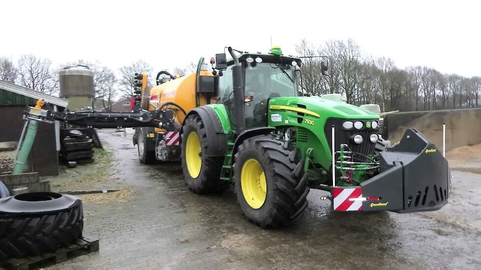 MESTSEIZOEN 2022 JOHN DEERE 7930 VEENHUIS QUAD-SHIFT MESTTANK