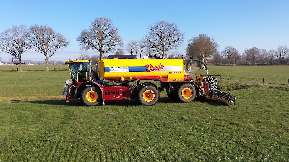 Vredo VT4556 met 27000Z tankoplegger