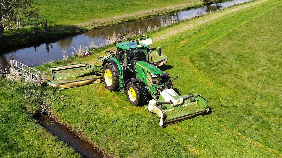 Mowing Grass | John Deere 6195R + Krone triples | Van den Top | 2022