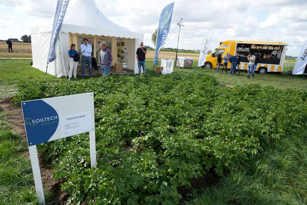 Soiltech stand Aardappeldemodag