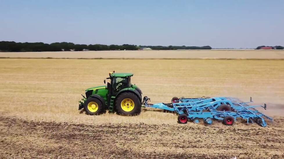 Lemken Koralin in de (koolzaad) stoppel