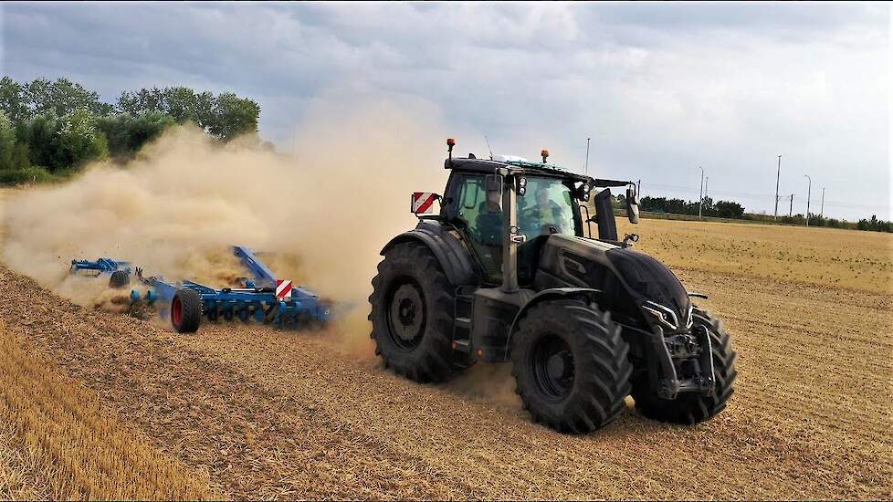 The Beast: NEW Valtra Q-serie 230 - 305 pk