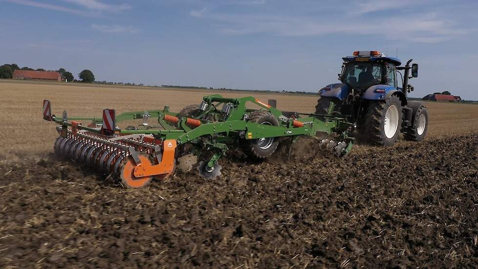 De Amazone Ceus 3000-TX op de Groningse klei