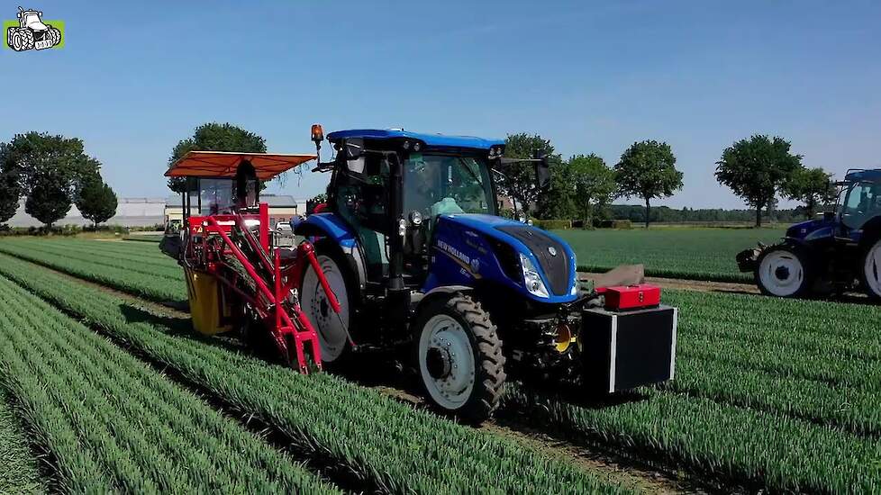 New Holland T5.120 AC prei plantgoed oogsten