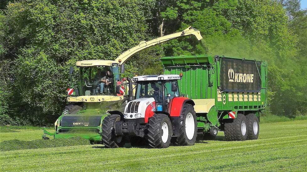 Nieuwe Krone BiG X 580 in het eerste gras