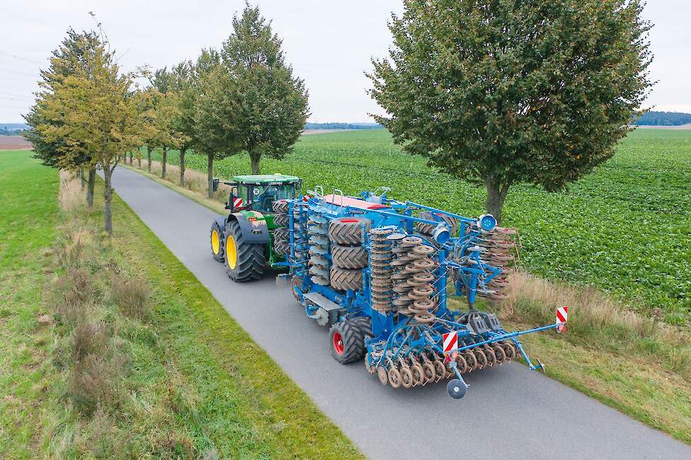 Ter gelegenheid van het 25-jarig bestaan van LEMKEN Drilltechnik werd de Solitair DT gepresenteerd.