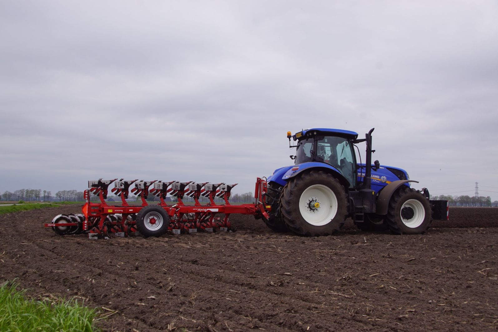 New Holland On Land Ploegen Met New Holland T Trekkerweb Nl