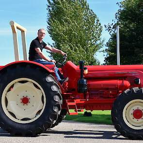 Porsche heeft zelf nooit een 6-cilinder trekker gemaakt. Daarom bouwde Wouter er zelf een op basis van een Deutz D7506.