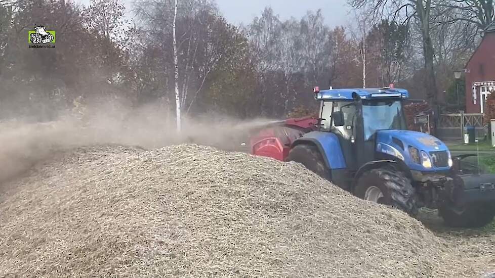 New Holland T7440 met  Kuhn Primor 2060 M