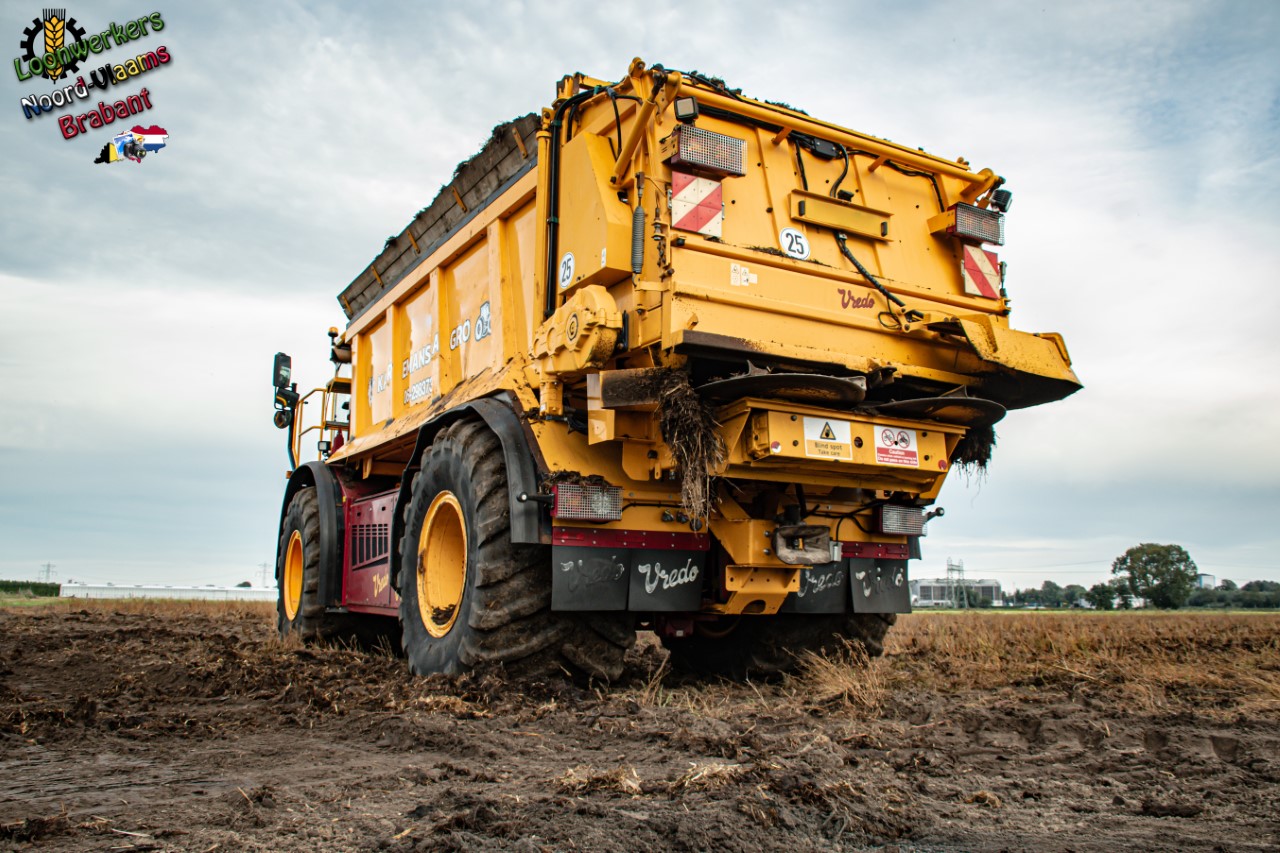 Vredo Mest Strooien Met Vredo Vt Trekkerweb Nl Mechanisatienieuws Voor De Landbouw En