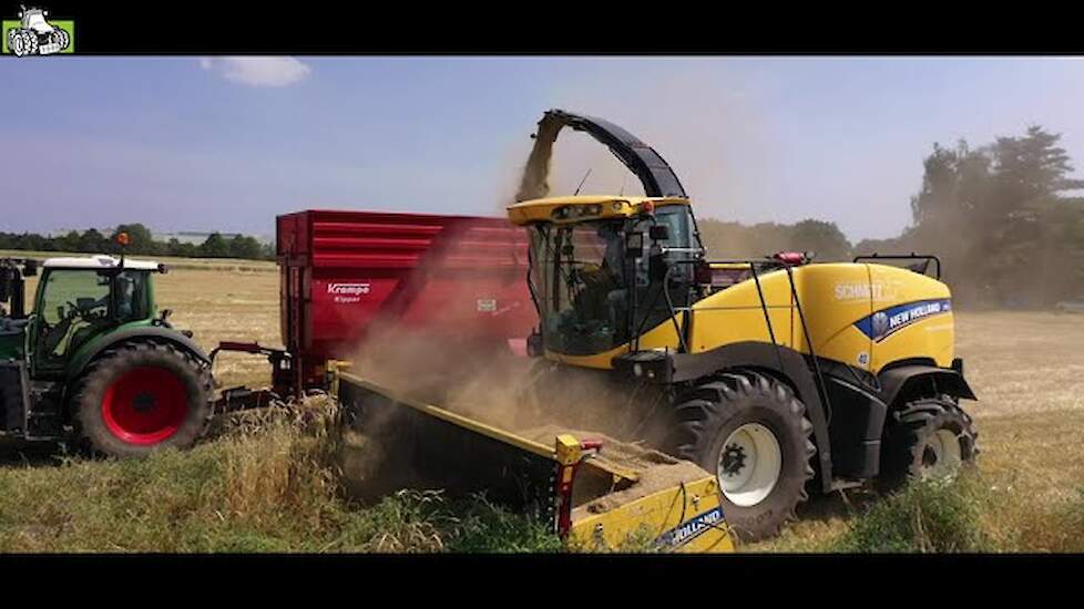 New Holland FR 700 snijrogge aan het  hakselen (GPS)