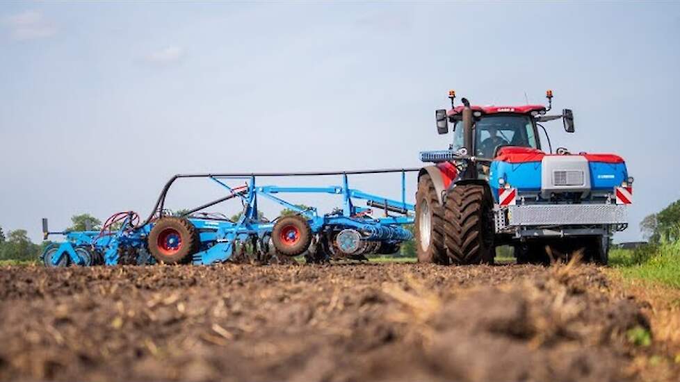 Lemken Karat 10  KA halfgedragen intensief-cultivator bij loonbedrijf Stevens in Wildervank