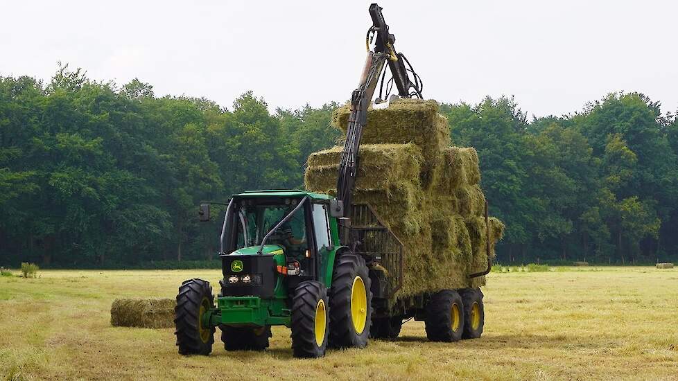 2024 | 2x John Deere + New Holland | Balen laden + wikkelen | Mts. van Klompenburg Hulshorst