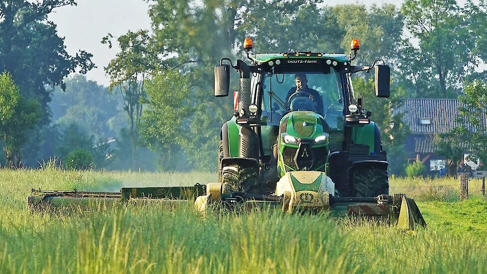 Mowing Grass | Deutz-Fahr 6230 + Krone | Van den Brink | 2024