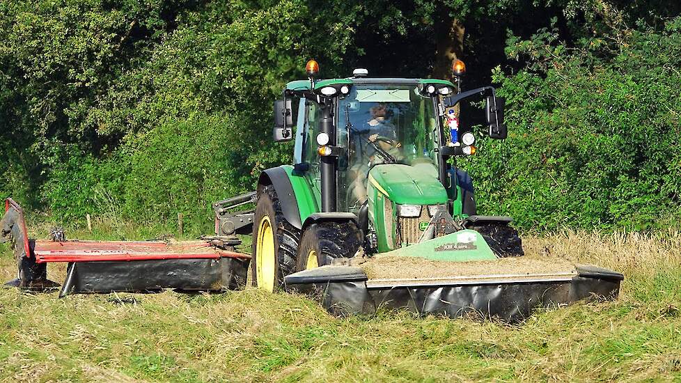 Mowing Grass | John Deere 5100 | Elspeet | 2024