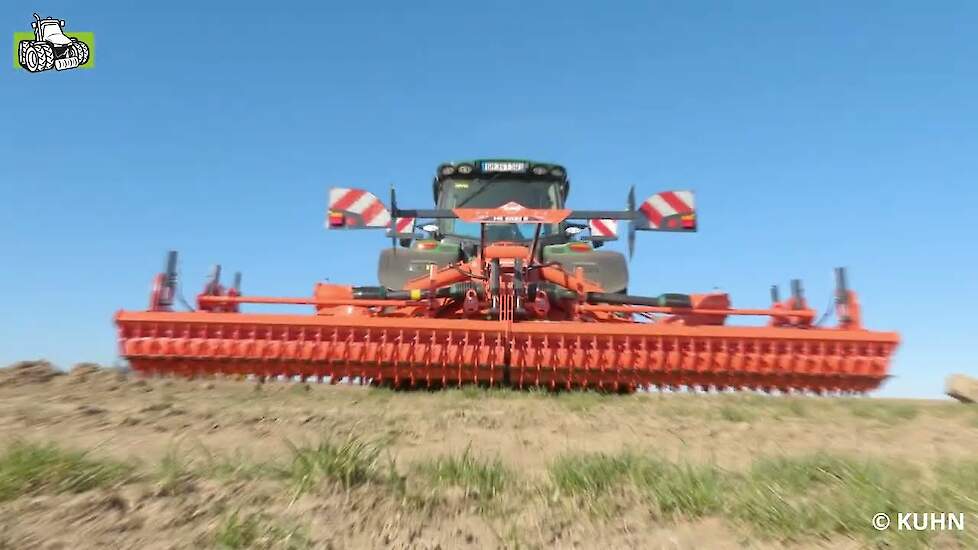 Rondje over de beurs bij Reesink Agri met een meerdere wereldprimeurs