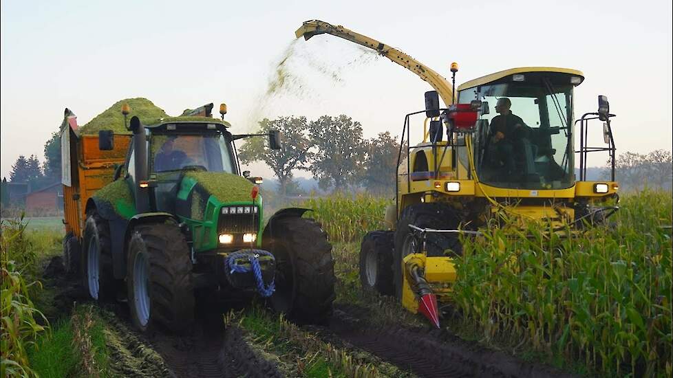 Mais 2024 | Modderen | New Holland FX38 | Deutz-Fahr Agrotron | Ophoff Dalfsen | Maishakselen | Mud