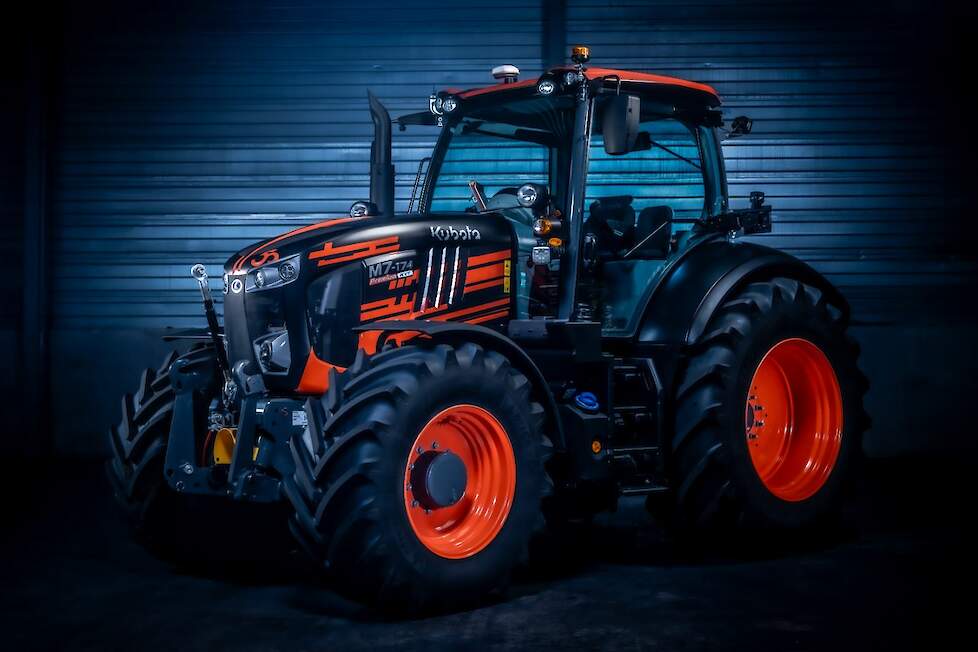 ubota M7-174 KVT Jubileum Editie De M7004-serie integreert naadloos met de  bestaande pakketten van Kubota, inclusief verlengde garantie tot 5 jaar/5.000 uur, plus Kubota  Connect - het allernieuwste op het gebied van tractortelematica waarmee gebruikers