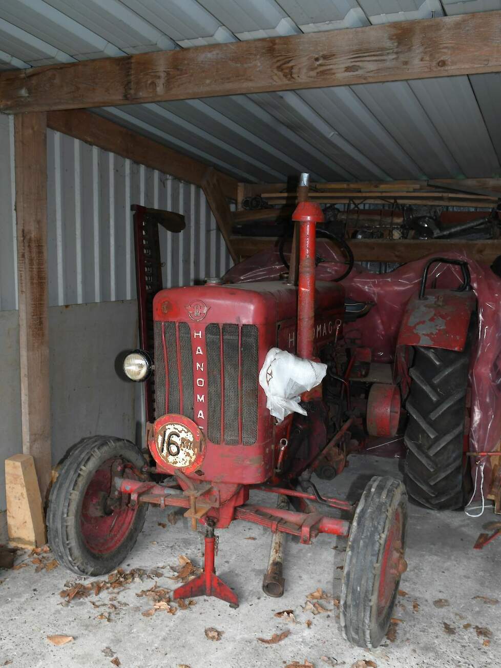 Het volgende project staat al klaar. Dat is de restauratie van deze Hanomag R16 uit 1953.