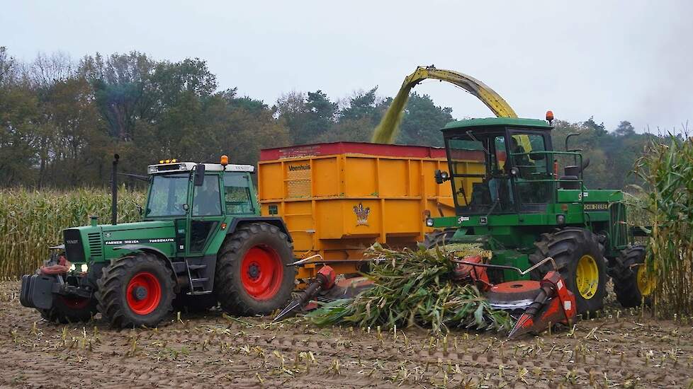 Mais 2024 | John Deere 5830 | Fendt 312 LSA | MF 6S.180 | De Rooij Kootwijkerbroek | Maishakselen