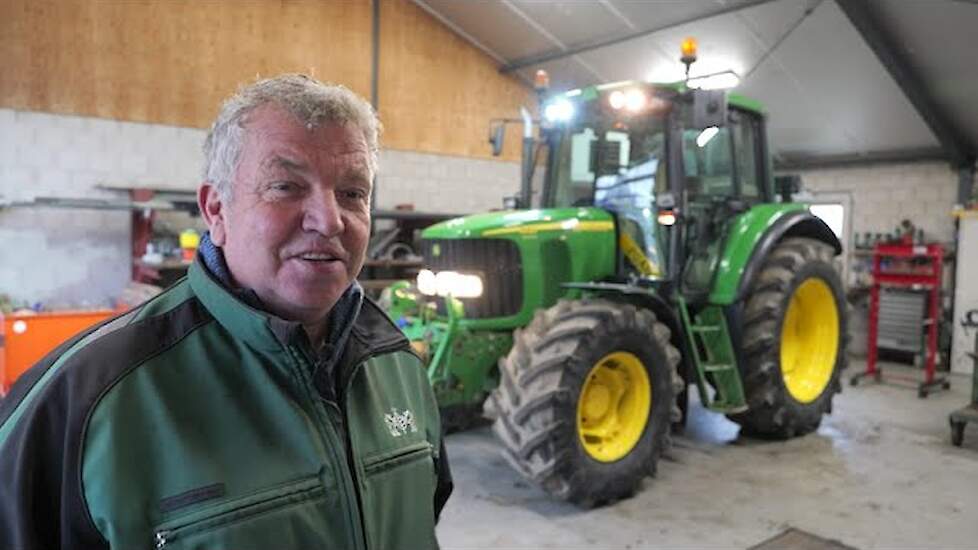 Poah, Gerrit Vossers krijgt nieuwe ledlampen op zijn John Deere 6320