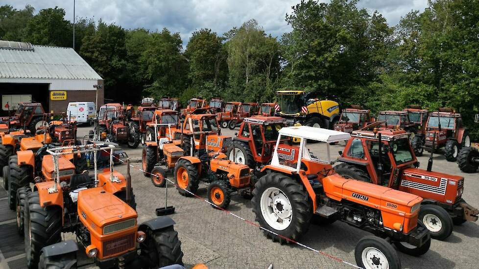 100 Fiat tractors meet new New Holland `s