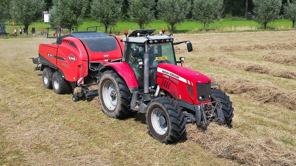 Pressing + Wrapping Bales | Massey Ferguson 7499 + Kuhn SB 1270 X | Tessemaker | 2024