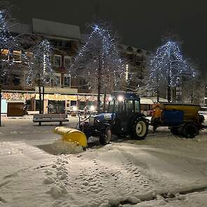 Vaessen voert deze werkzaamheden uit in opdracht van de regionale afvalinzamelaar RD4 die voor de gemeenten uit de Parkstad regio ook verantwoordelijk is voor het sneeuwvrij houden van wegen, fietspaden en parkeerplaatsen.