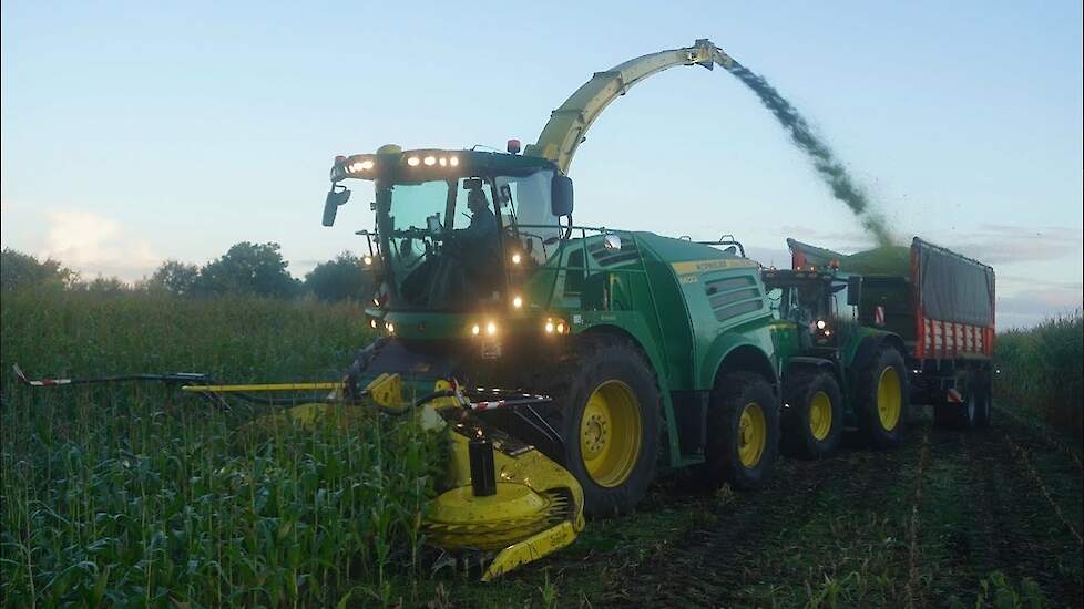 Mais 2024 | John Deere 8400i + Komatsu | Hofmeijer Voorst | Kuilwerk | Maishakselen | Mais silage