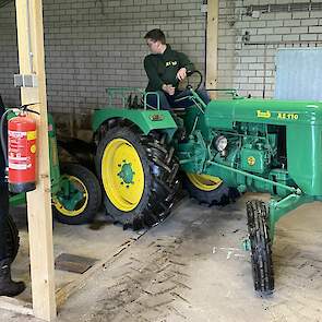 De motor van deAS 170 is een 2-cilinder watergekoelde diesel van Güldner met een vermogen van 17 pk.