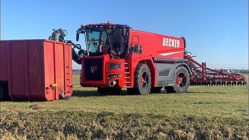 Rondje mee op  Vervaet Quad van Loonbedrijf Becker BV