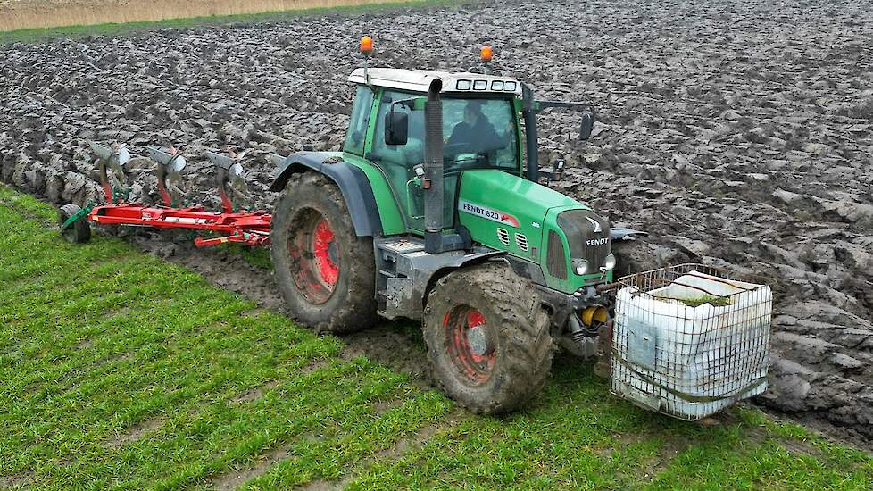 Ploughing | Fendt 820 + Kverneland | 2025